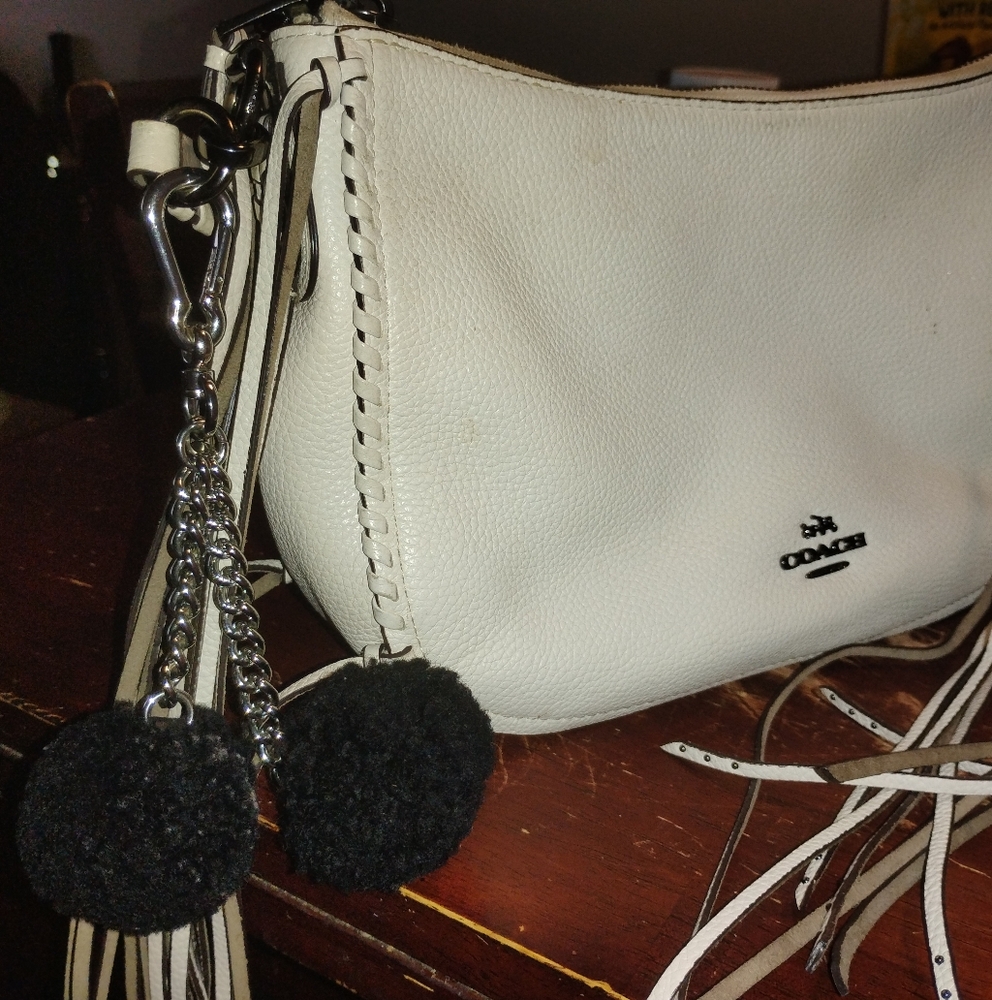 NWT Coach Nomad Fringe Hobo Chalk White Pebbled Leather & Gunmetal Hardware - Picture 2 of 6